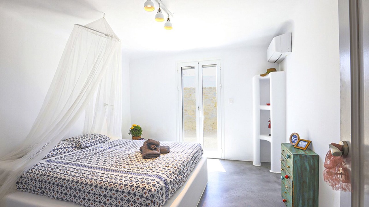Photo of Bedroom in Tourlos
