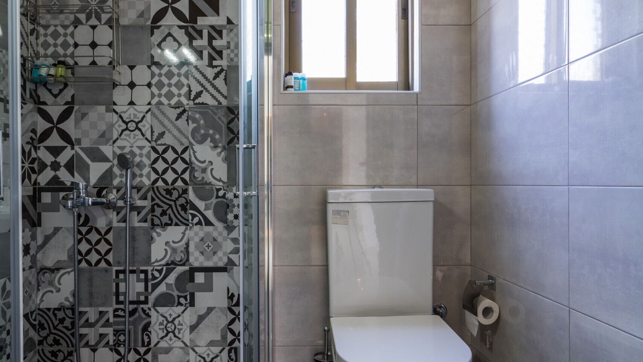 Photo of Bathroom in Alimos