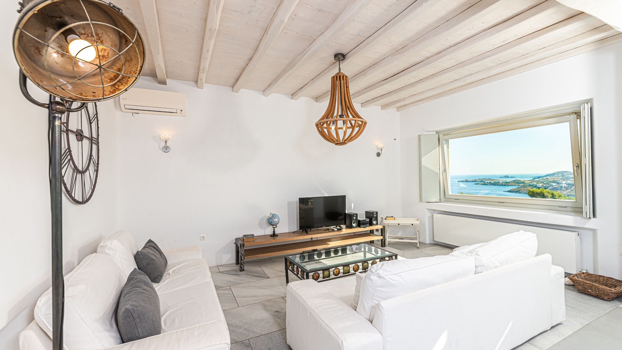 Photo of Livingroom in Ornos