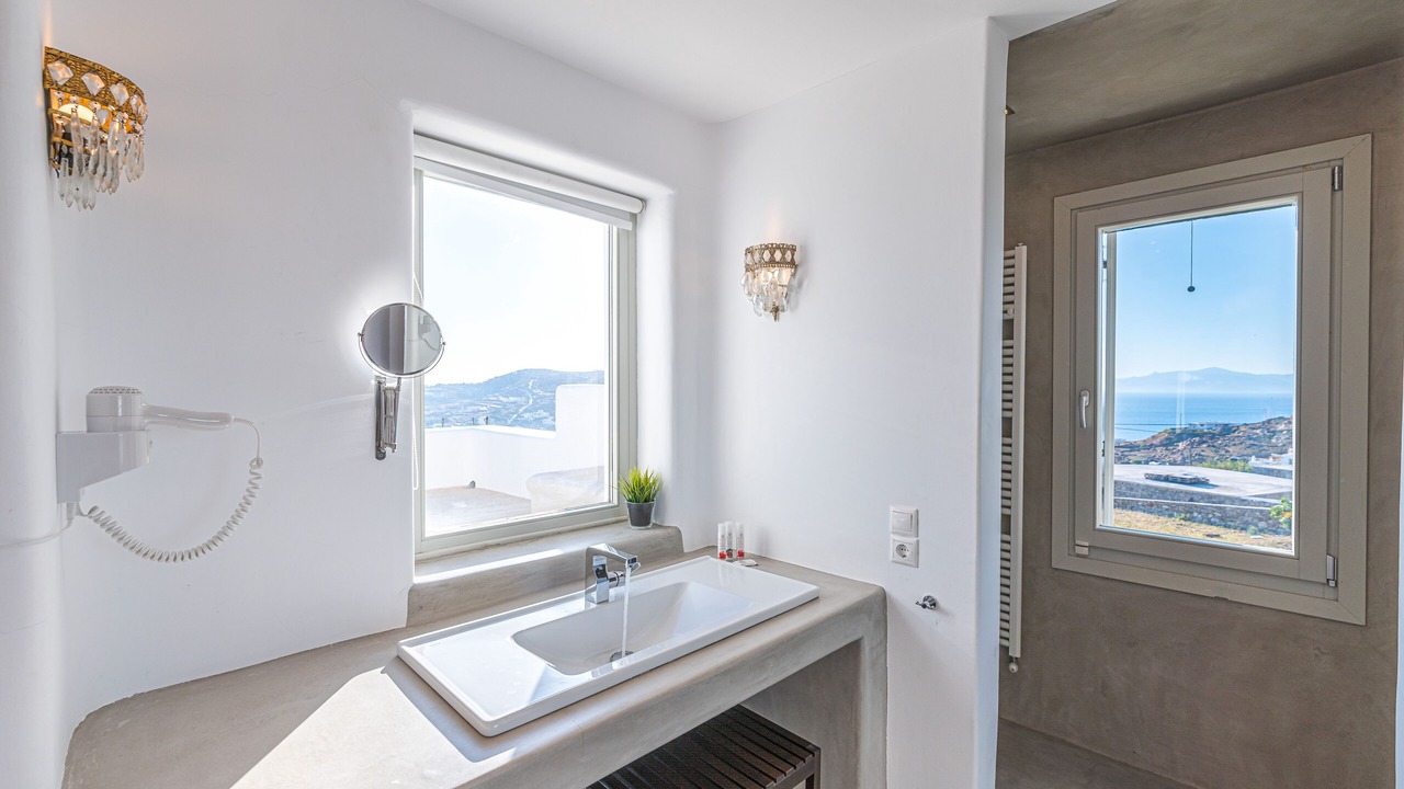 Photo of Bathroom in Ornos