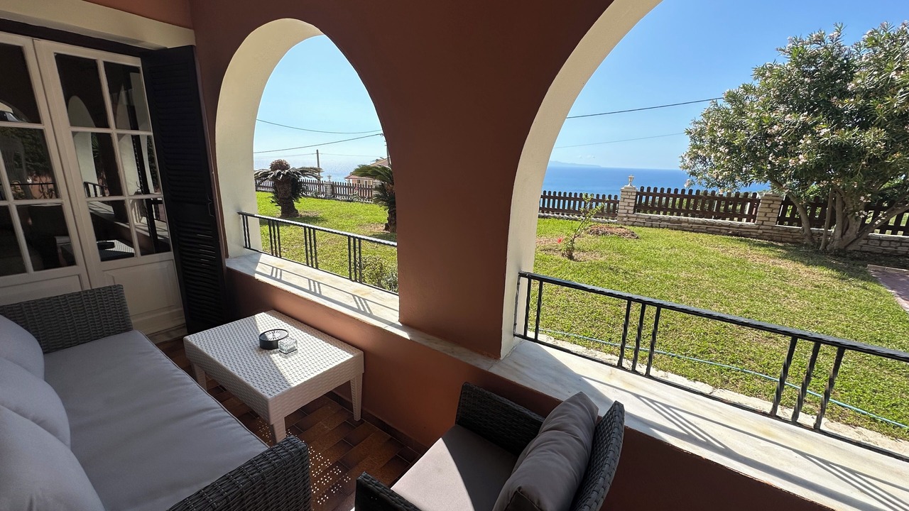 Photo of Livingroom in Agios Stefanos Avliotes