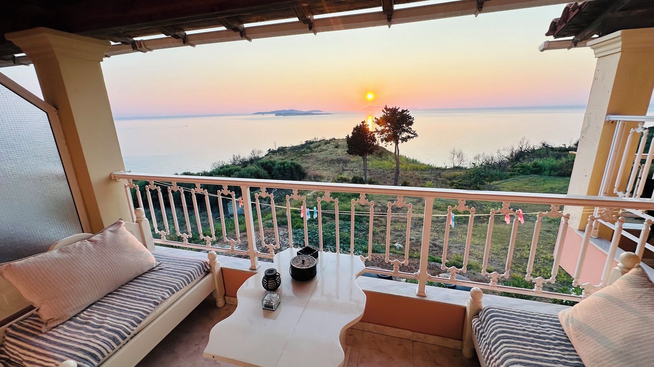 Photo of Patio Balcony in Agios Stefanos Avliotes