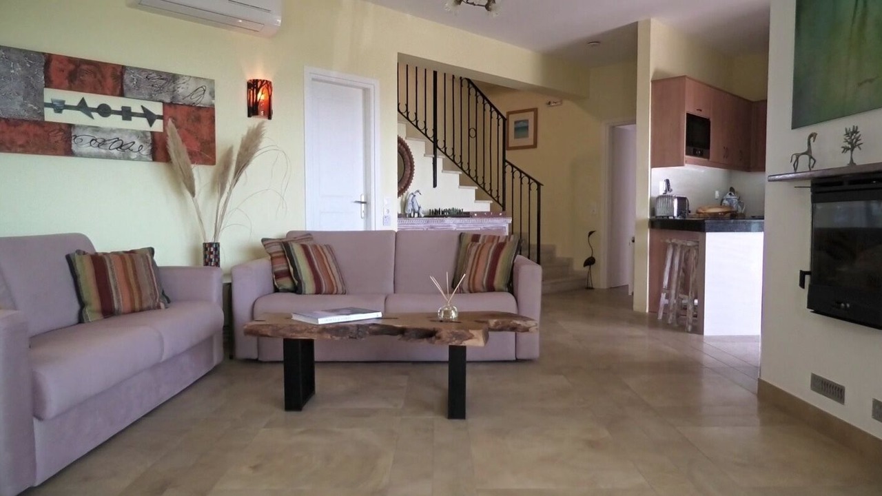 Photo of Livingroom in Petaleia