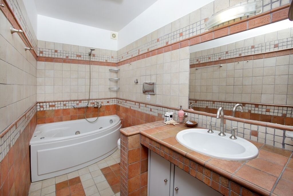 Photo of Bathroom in Maragas