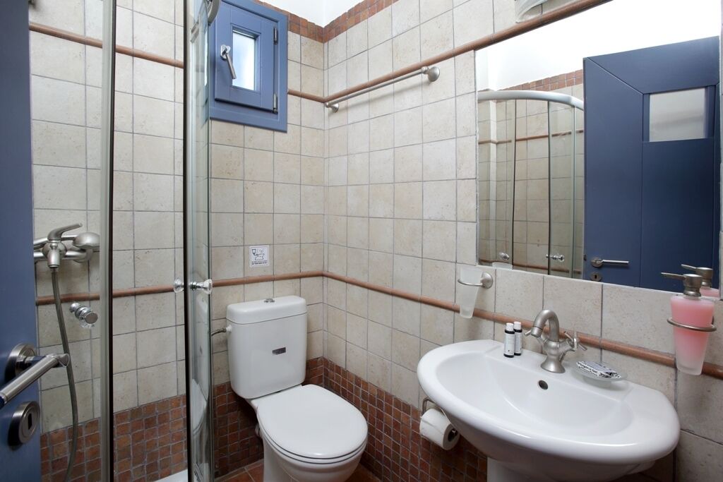 Photo of Bathroom in Maragas