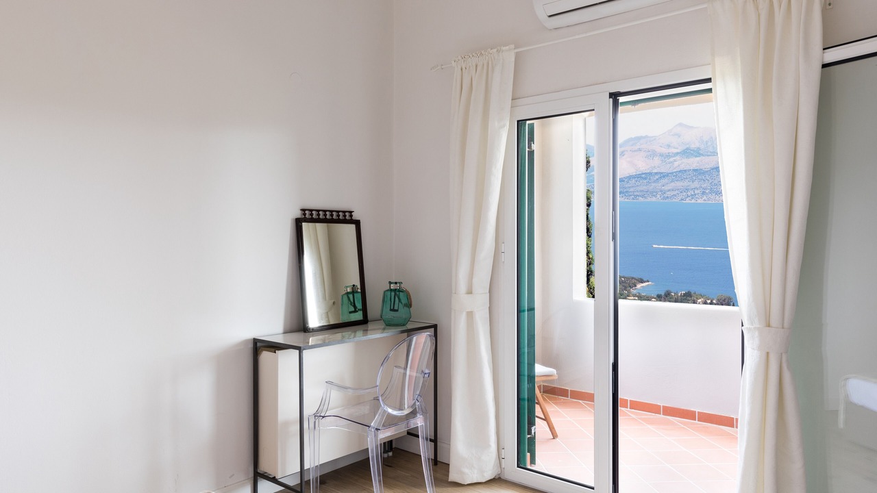 Photo of Bedroom in Petaleia