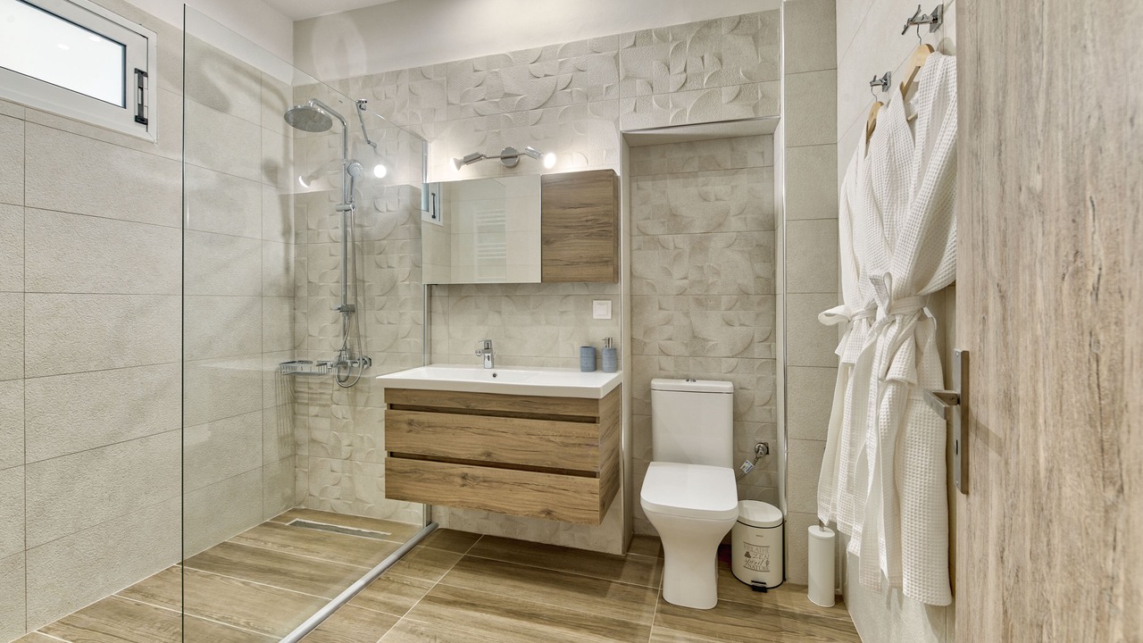 Photo of Bathroom in Pigadhakia