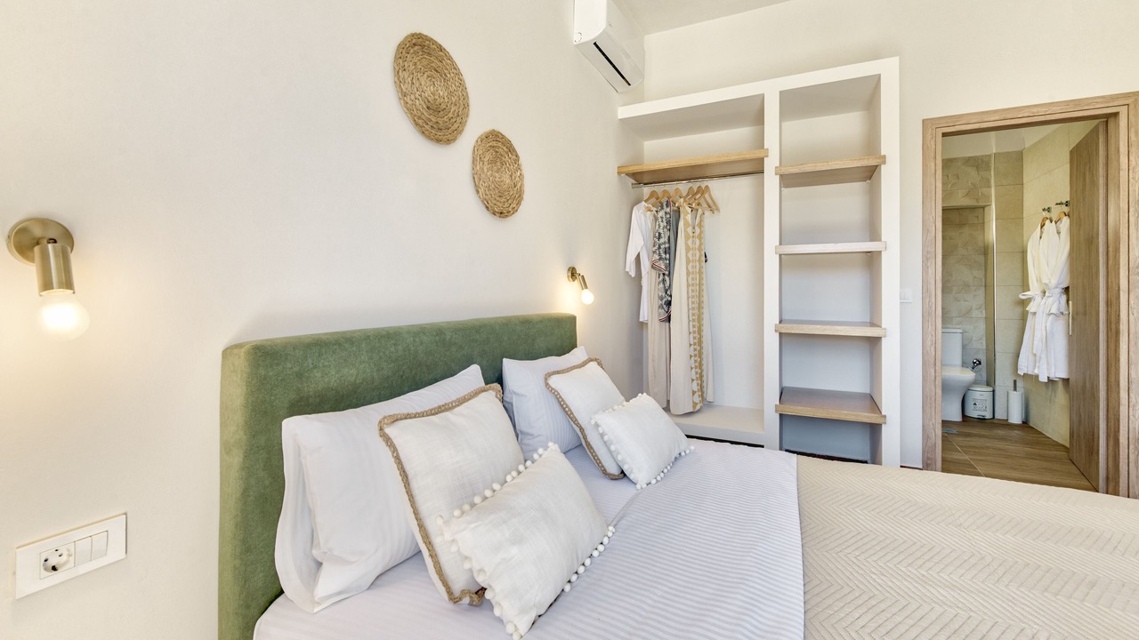Photo of Bedroom in Pigadhakia