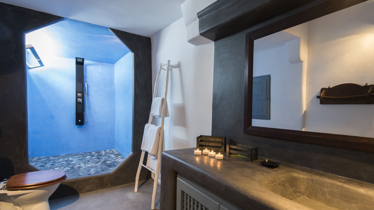 Photo of Bathroom in Fira