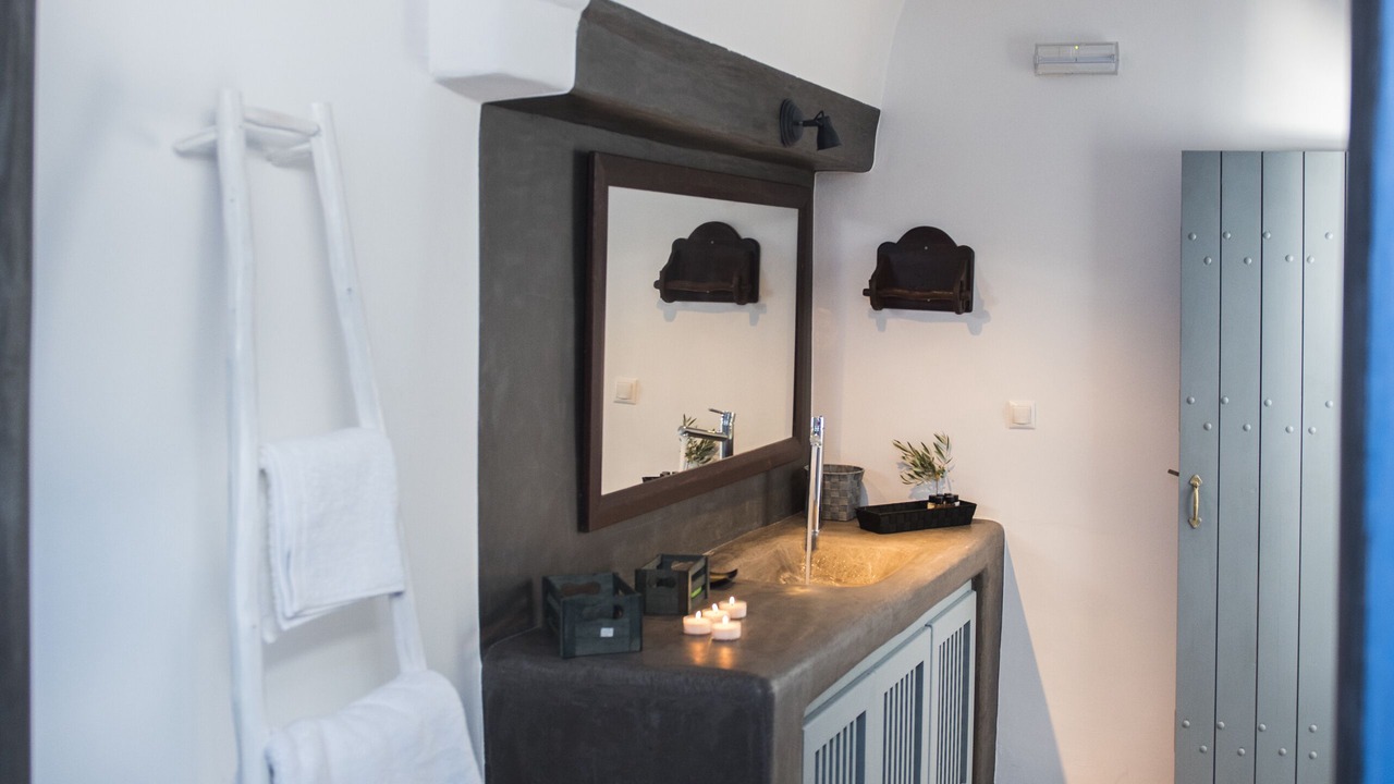 Photo of Bathroom in Fira
