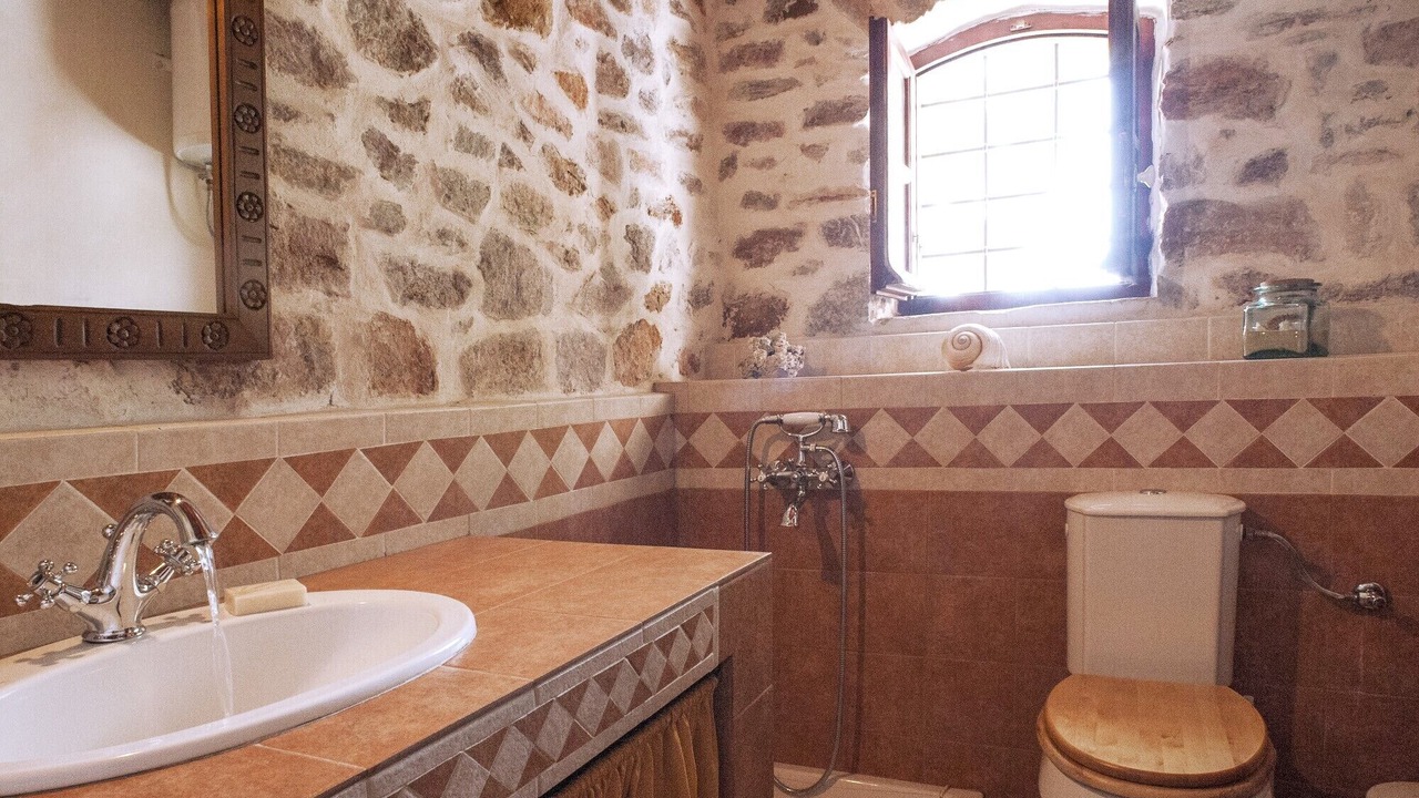 Photo of Bathroom in Syros