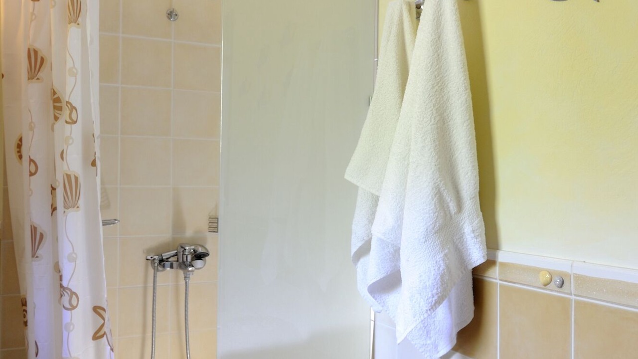 Photo of Bathroom in Pisses