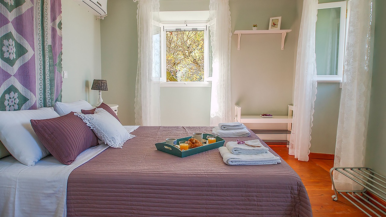 Photo of Bedroom in Petaleia