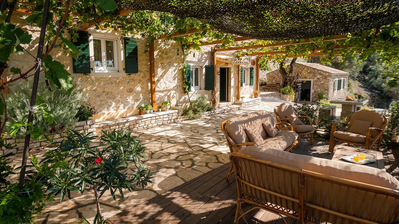 Photo of Outdoor in Petaleia