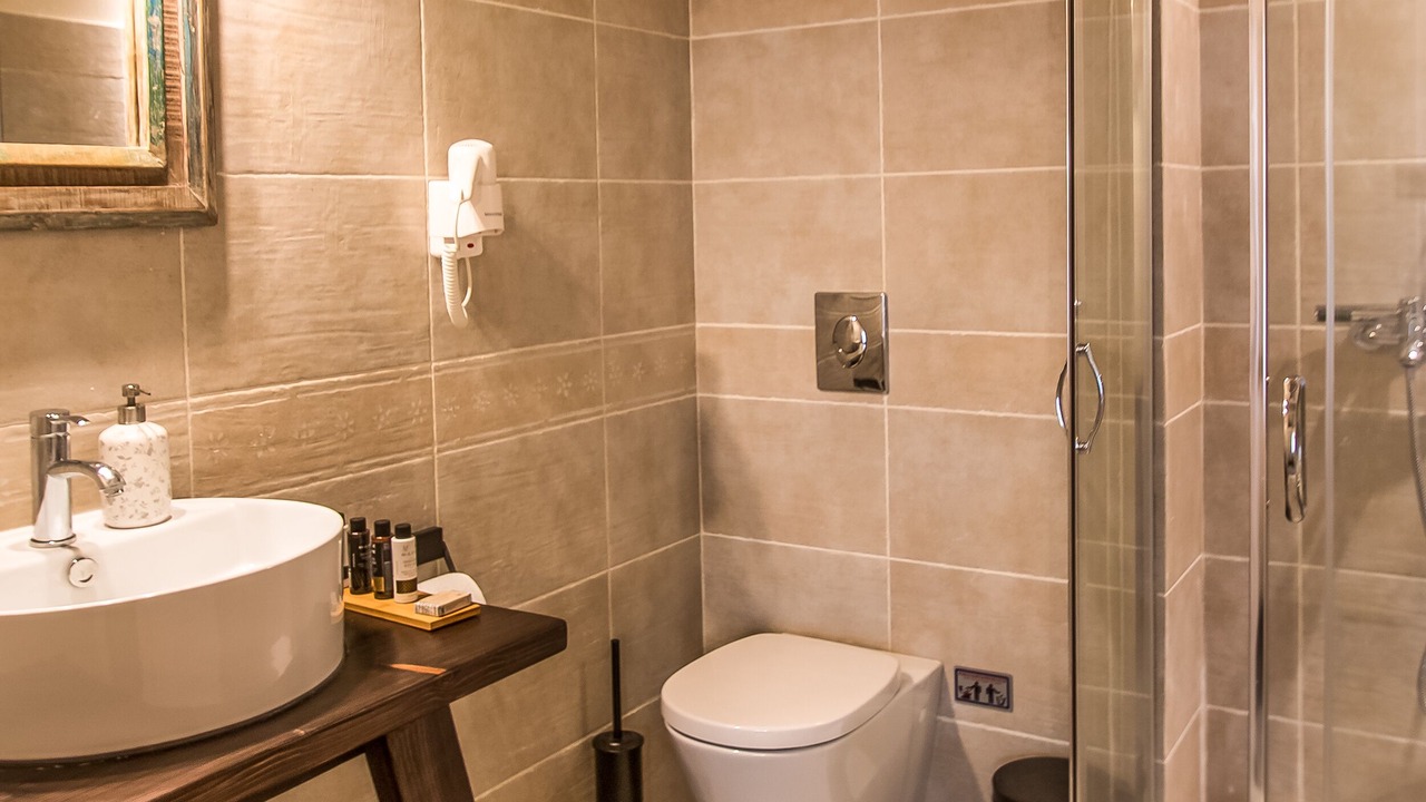 Photo of Bathroom in Petaleia