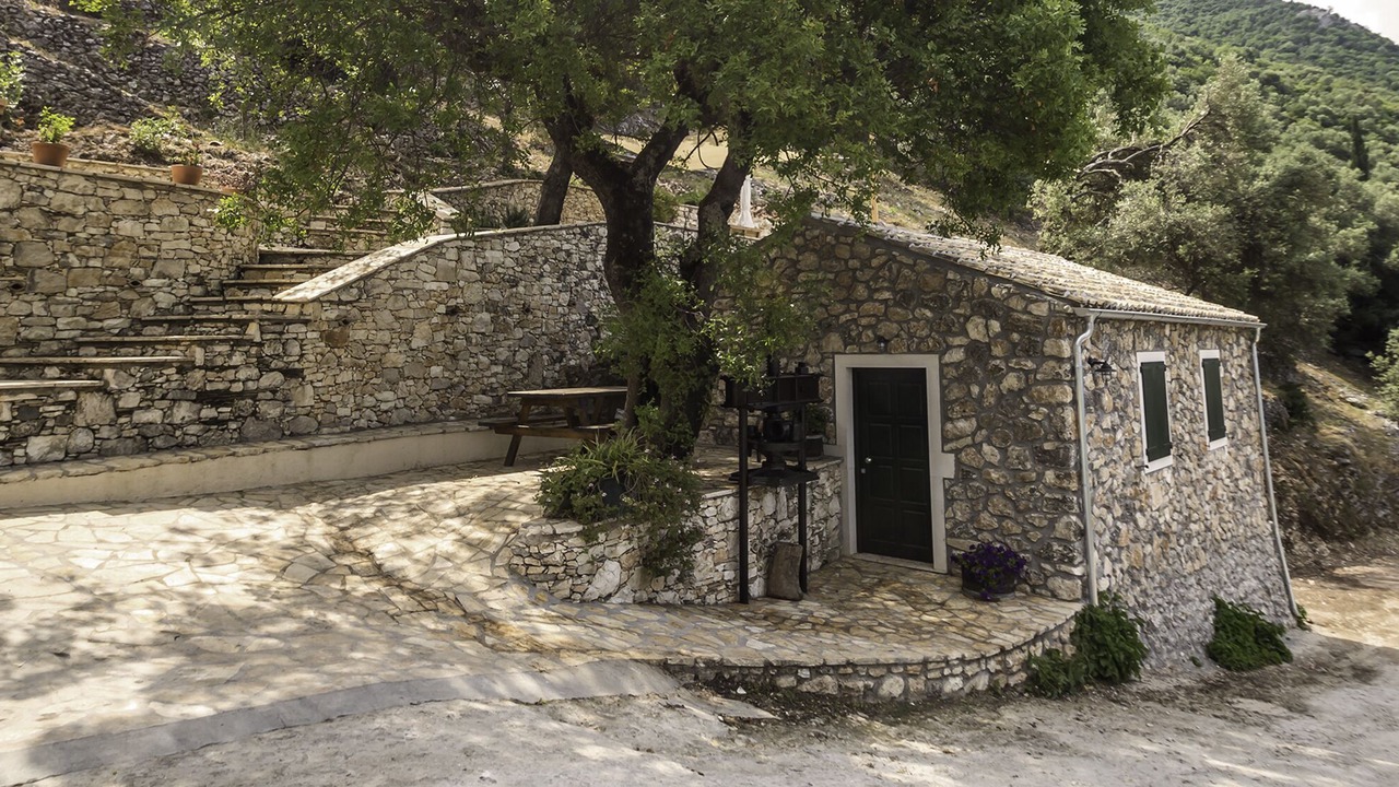 Photo of Outdoor in Petaleia