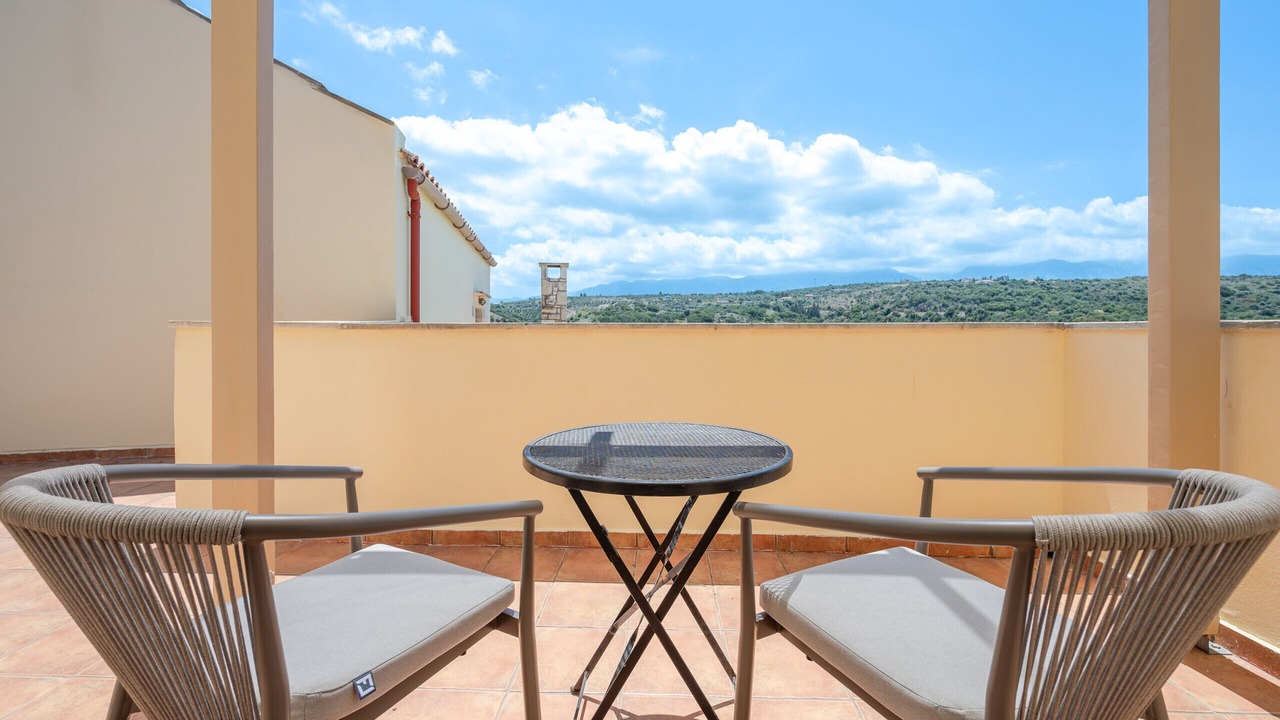 Photo of Patio Balcony in Douliana