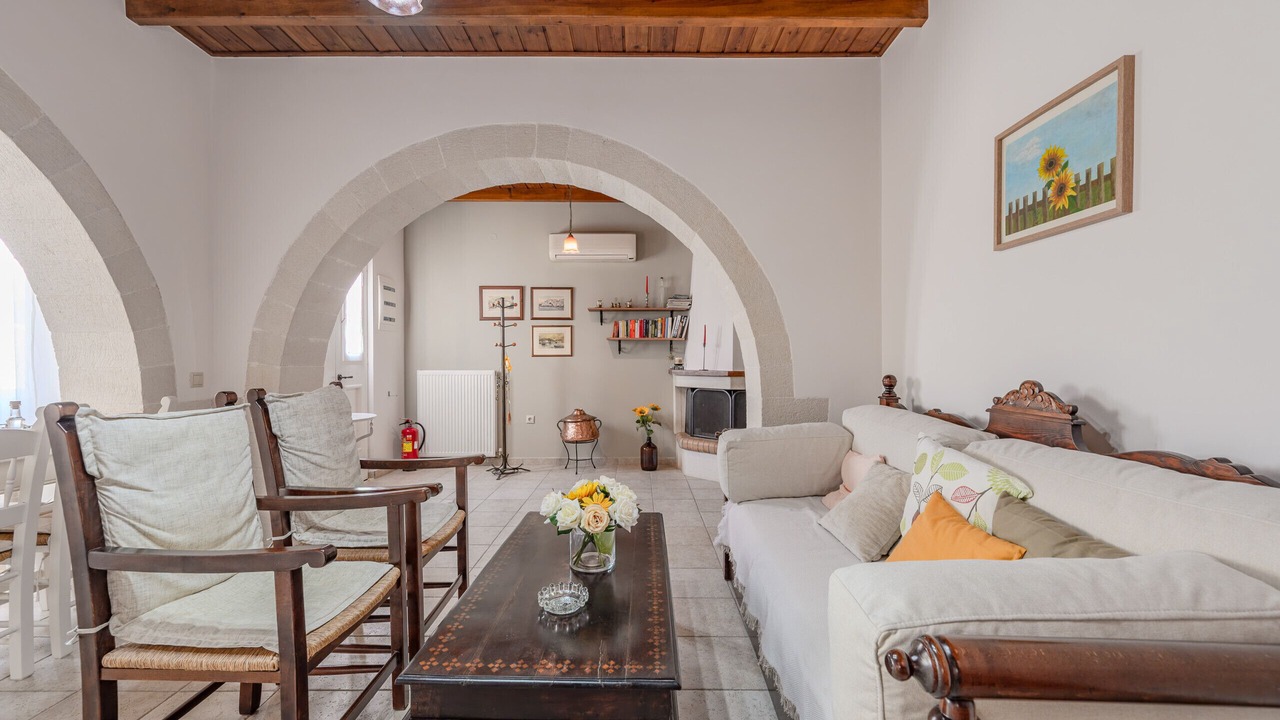 Photo of Livingroom in Douliana