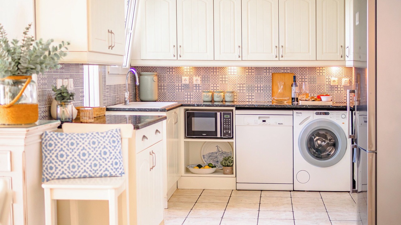 Photo of Kitchen in Petaleia