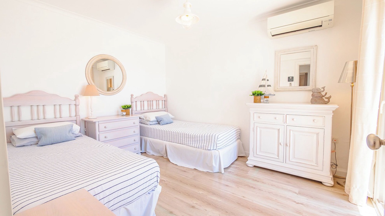 Photo of Bedroom in Petaleia