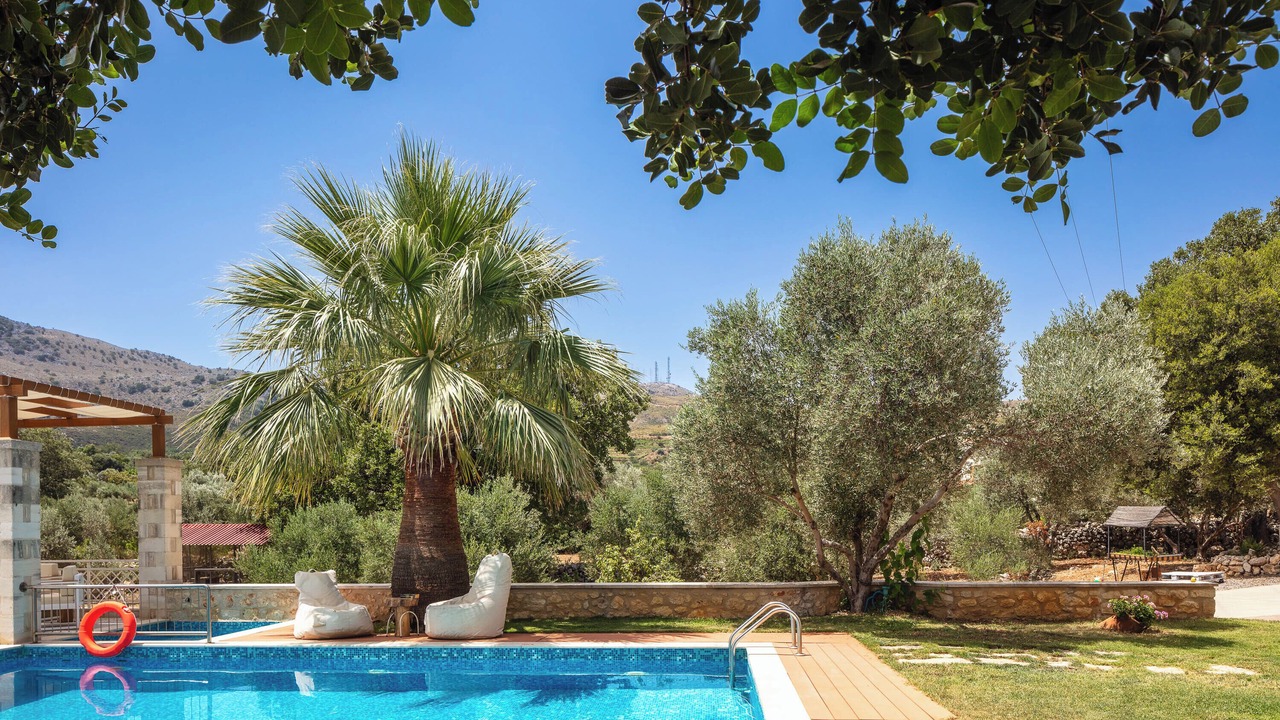 Photo of Outdoor in Roussospiti