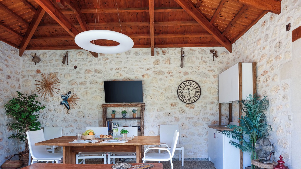 Photo of Outdoor in Roussospiti