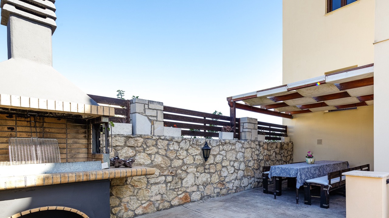 Photo of Outdoor in Roussospiti