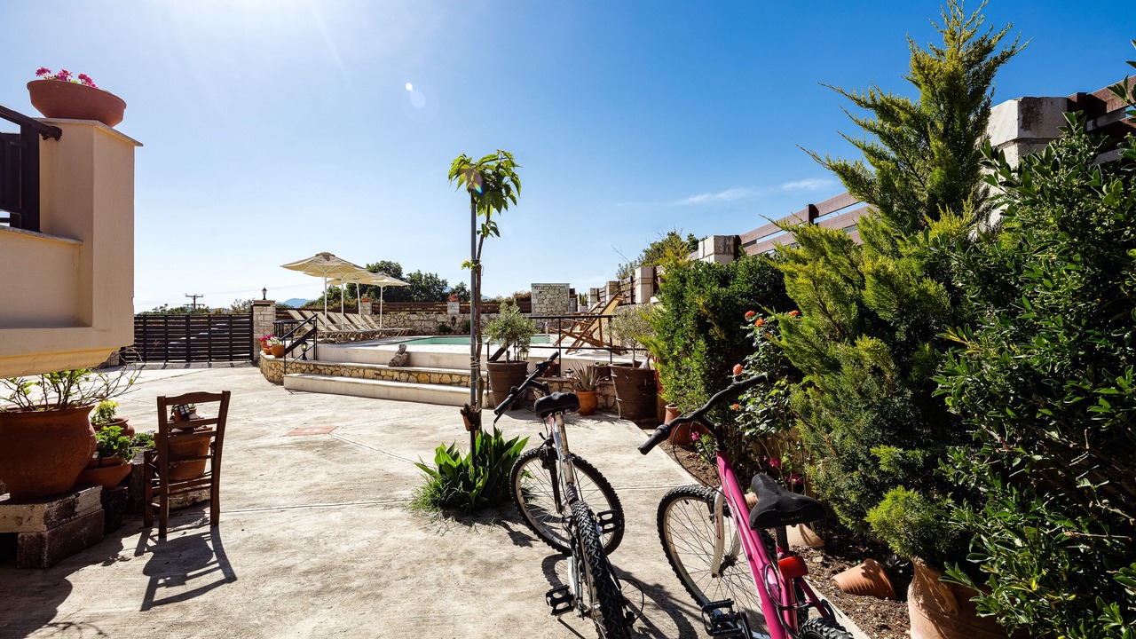 Photo of Outdoor in Roussospiti