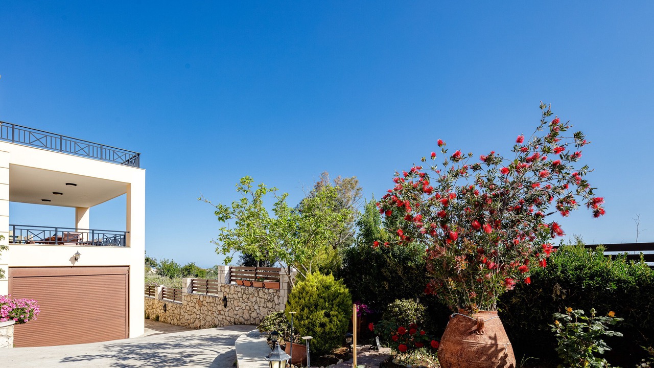 Photo of Outdoor in Roussospiti