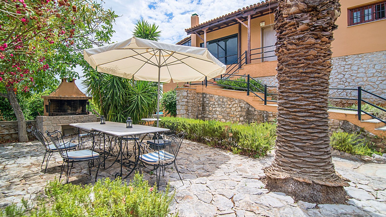 Photo of Outdoor in Melissopetra