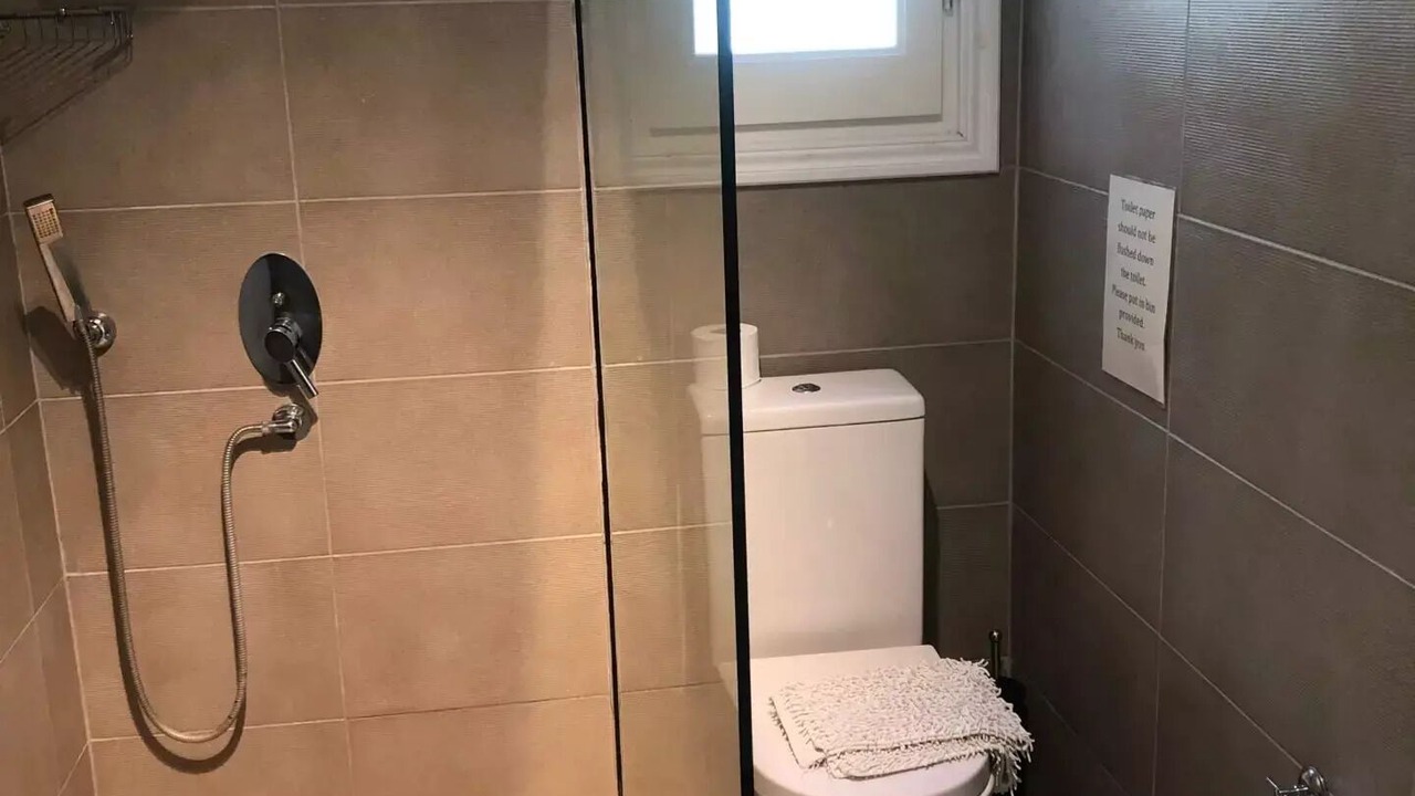 Photo of Bathroom in Parelioi
