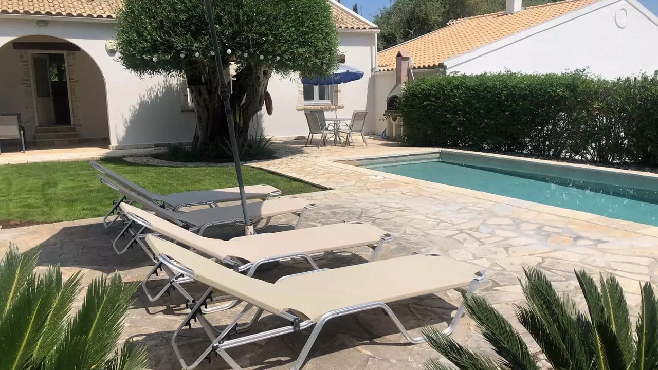 Photo of Outdoor in Parelioi
