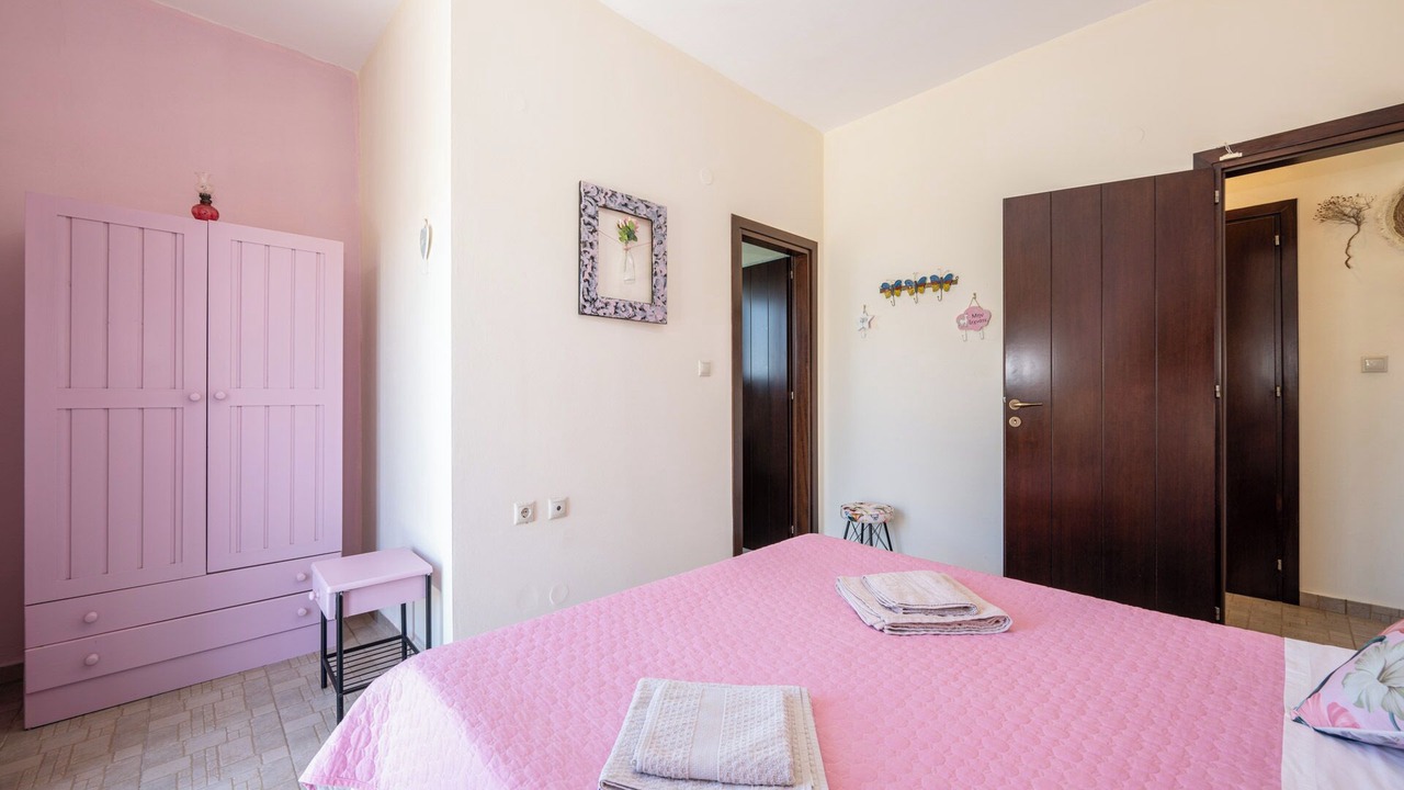 Photo of Bedroom in Exopoli