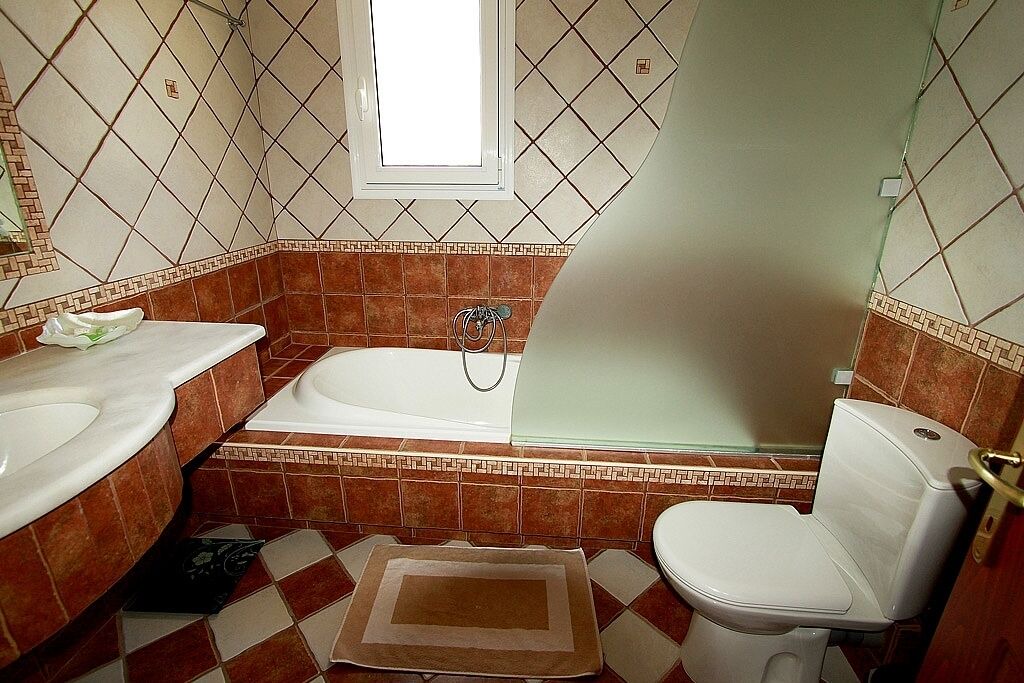 Photo of Bathroom in Agios Stefanos Avliotes