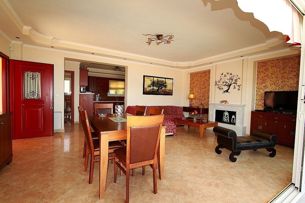 Photo of Livingroom in Agios Stefanos Avliotes