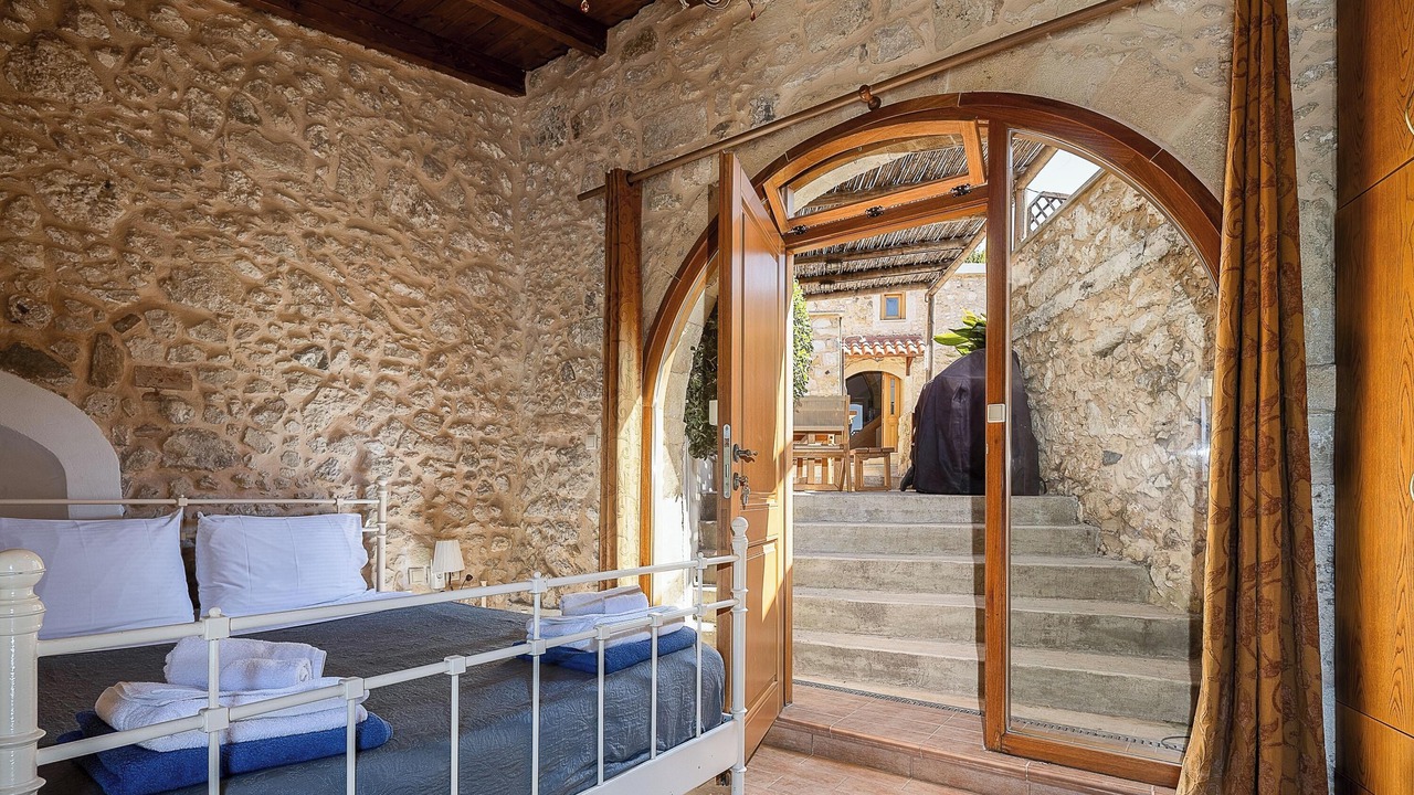 Photo of Bedroom in Monopari