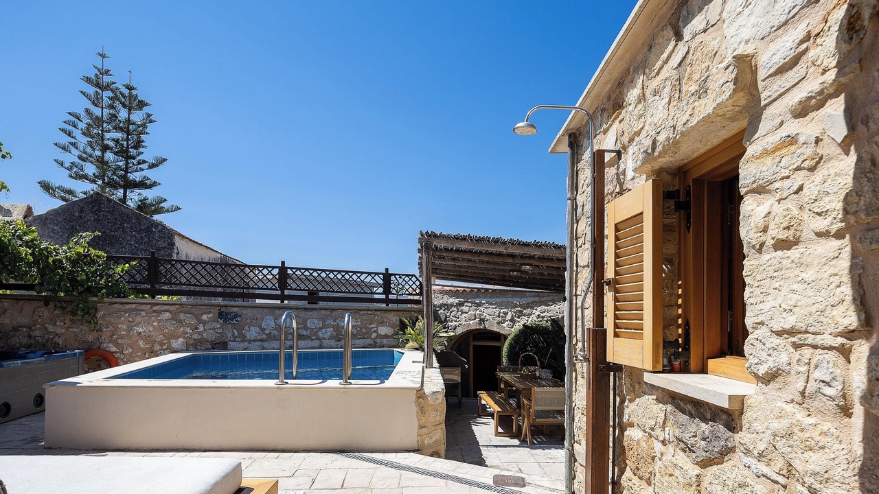 Photo of Outdoor in Monopari