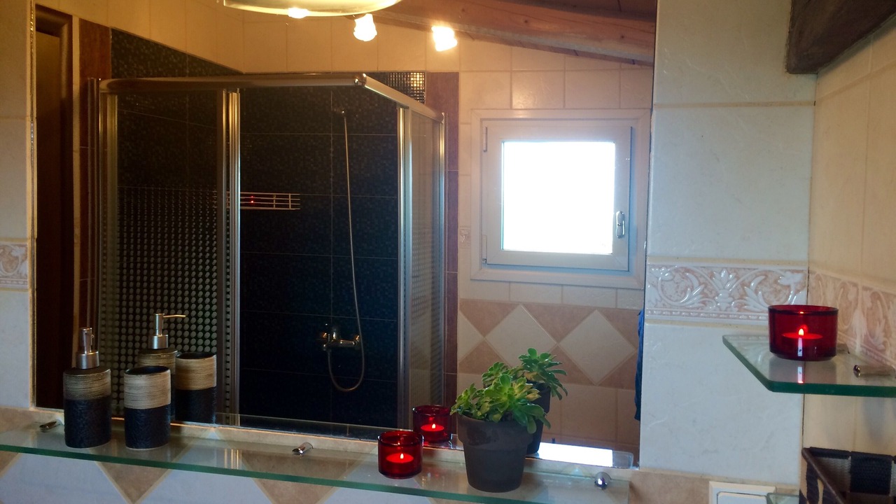 Photo of Bathroom in Parelia