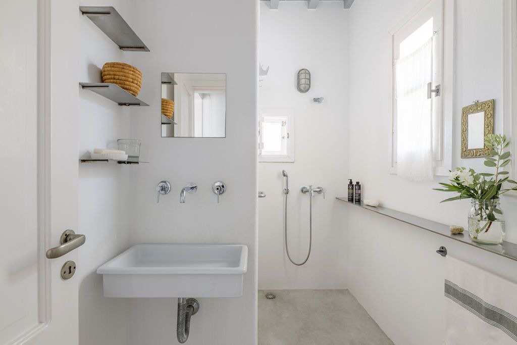 Photo of Bathroom in Paraga