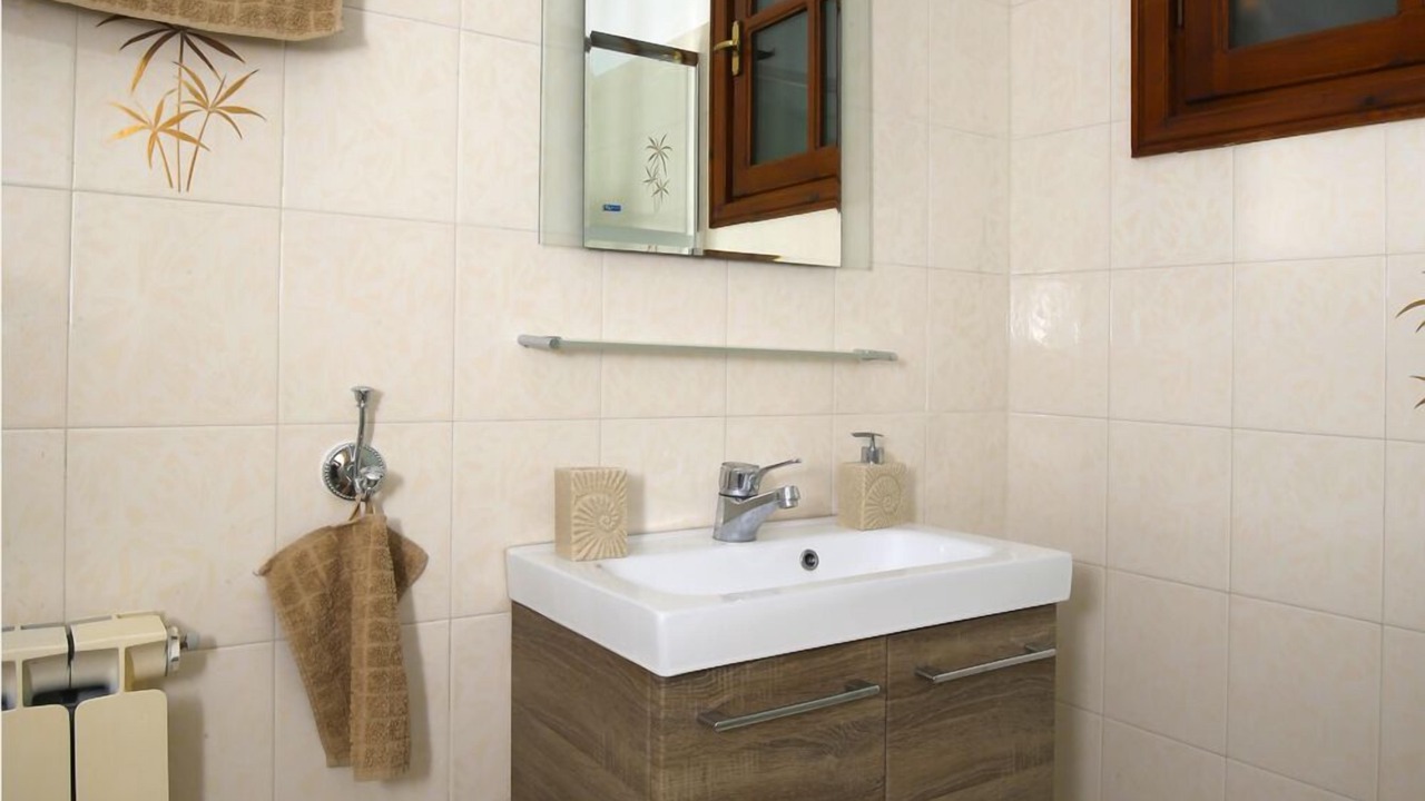 Photo of Bathroom in Anavyssos
