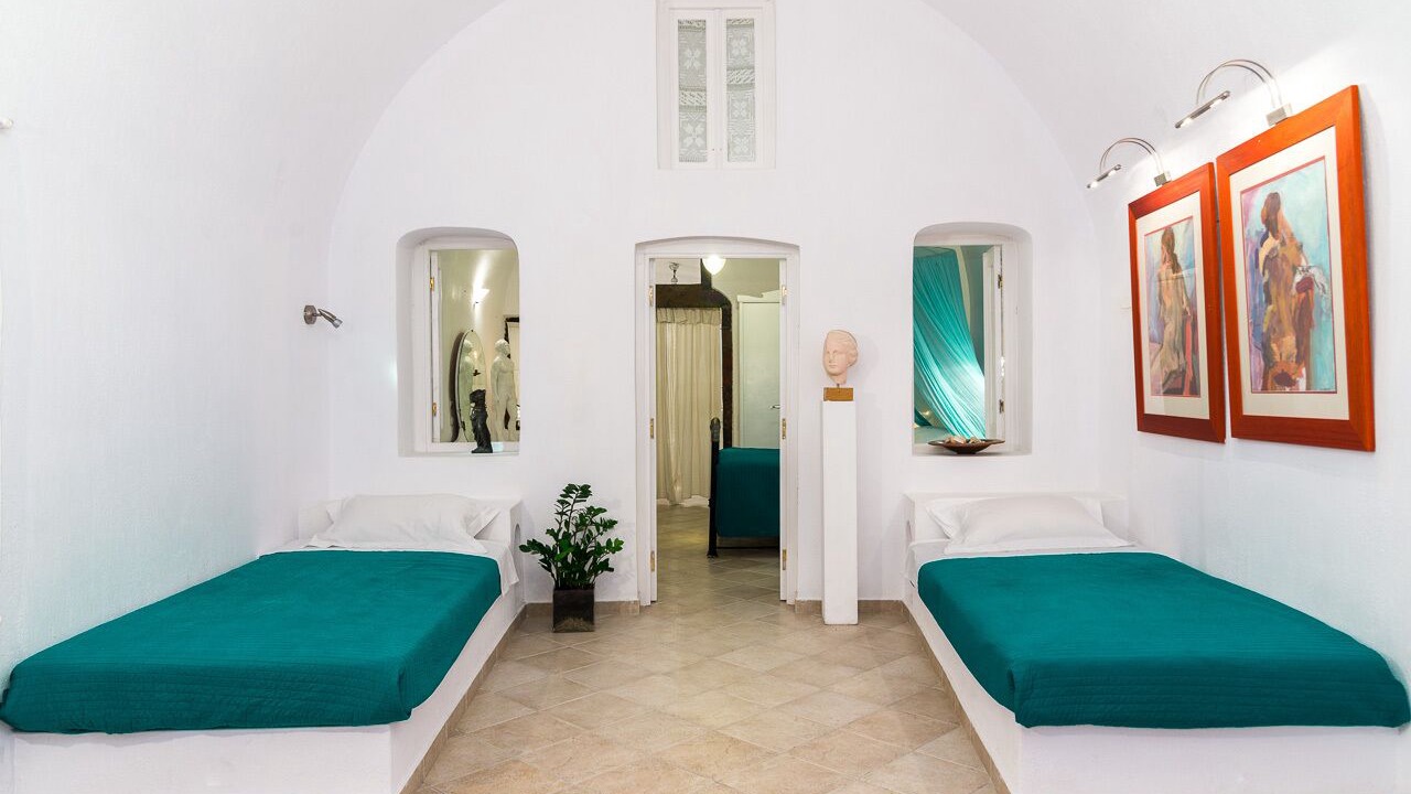Photo of Bedroom in Oia