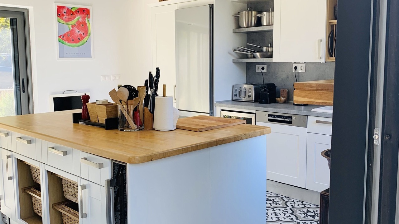 Photo of Kitchen in Petaleia