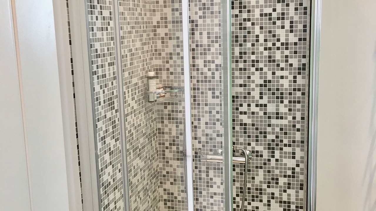 Photo of Bathroom in Petaleia