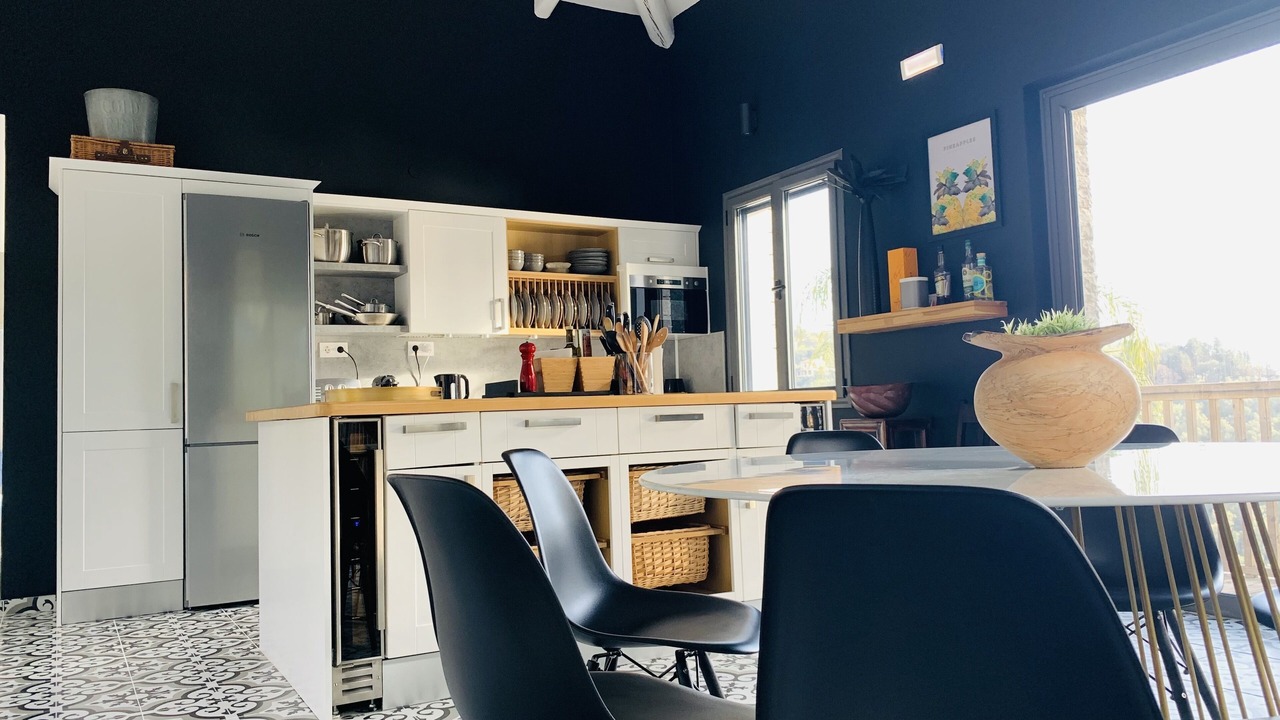 Photo of Kitchen in Petaleia