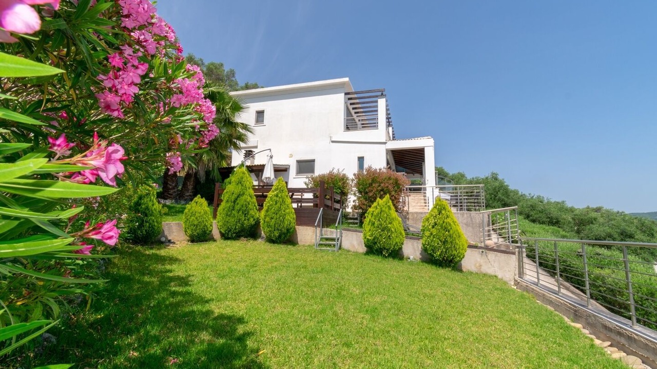 Photo of Outdoor in Notos