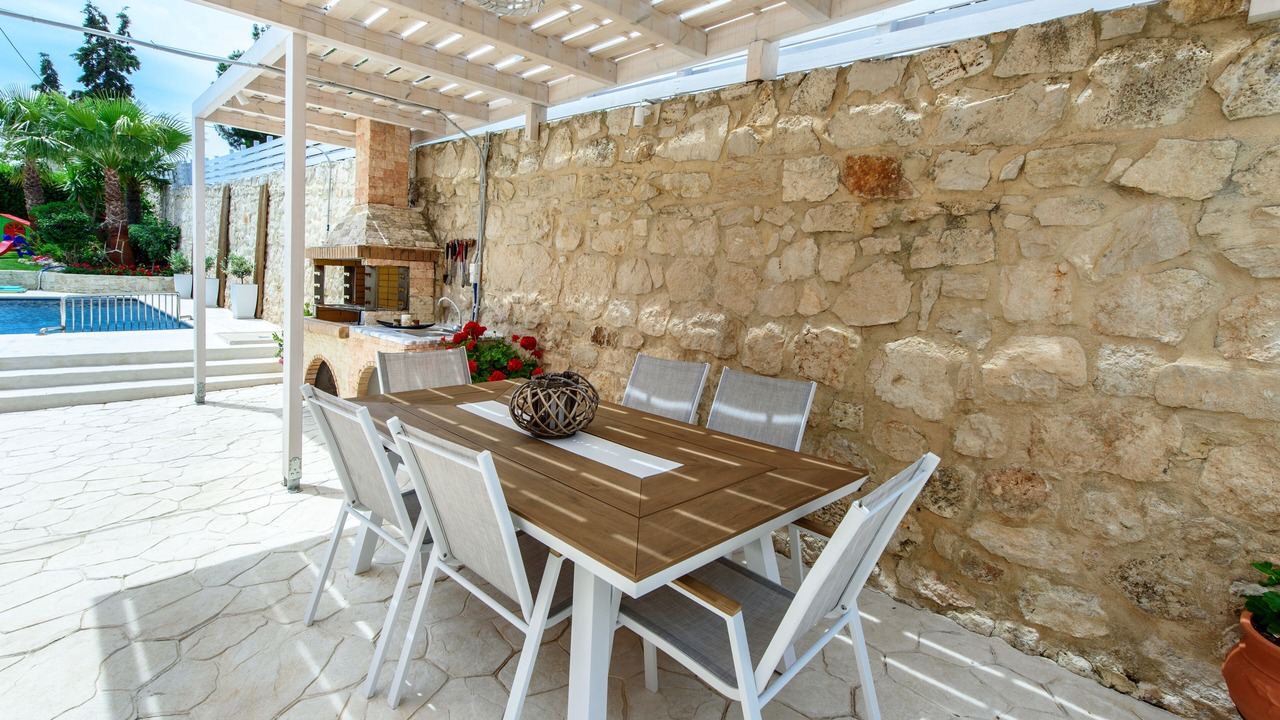 Photo of Outdoor in Gerani