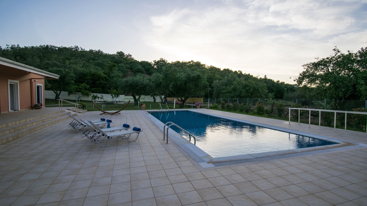 Photo of Outdoor in Petaleia