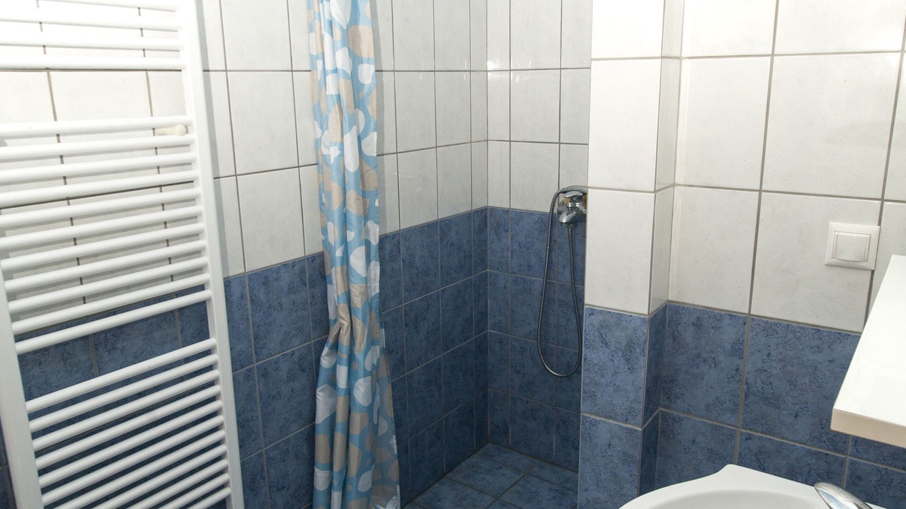 Photo of Bathroom in Petaleia