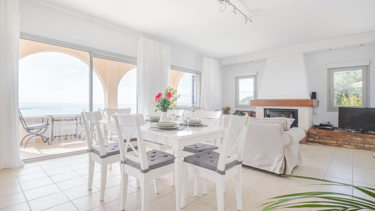 Photo of Bedroom in Petaleia