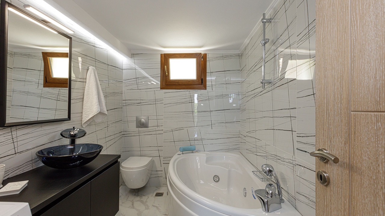Photo of Bathroom in Achlades